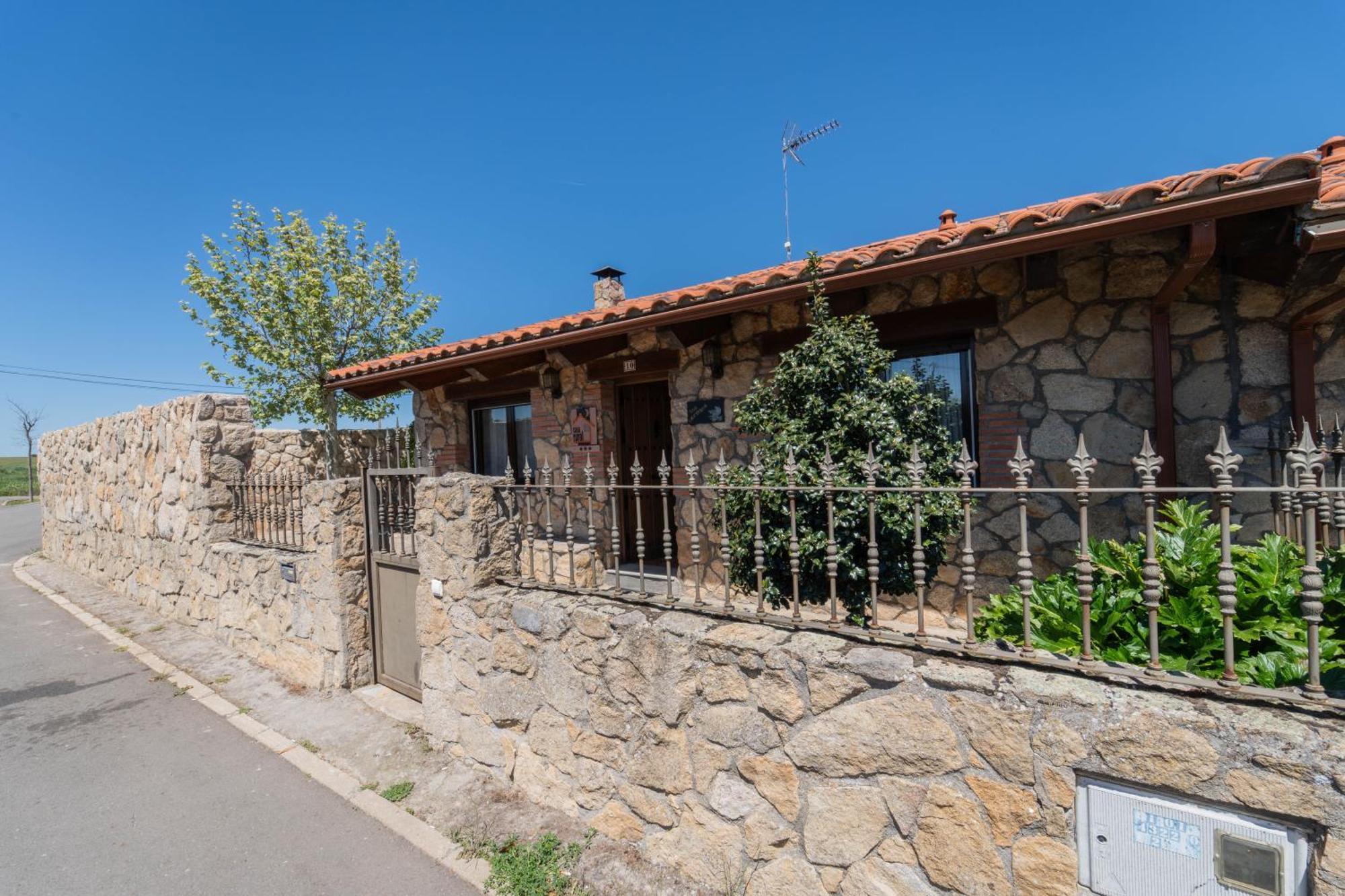 Casa Rural Los Cantaros. Zarapicos Exterior foto